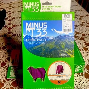 Minus 33 merino wool Lilly Crew midweight base layer Radiant Violet size M 9-10y